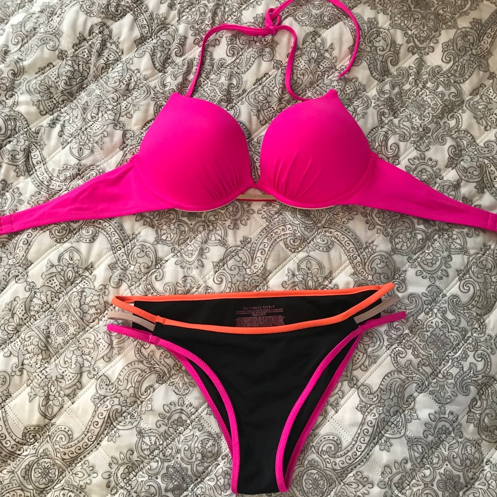 NWOT Victoria’s Secret Bombshell Bikini set